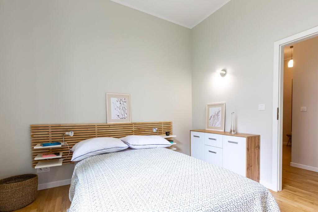 Bright And Cozy Apartment Near Park, With A Huge Terrace. Varsovia Exterior foto
