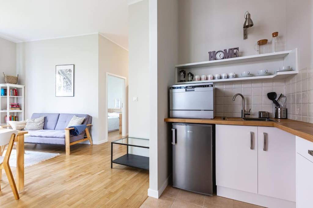 Bright And Cozy Apartment Near Park, With A Huge Terrace. Varsovia Exterior foto